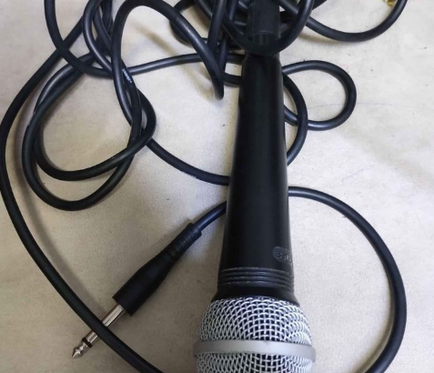 Shure 8700 mic with cable for sale