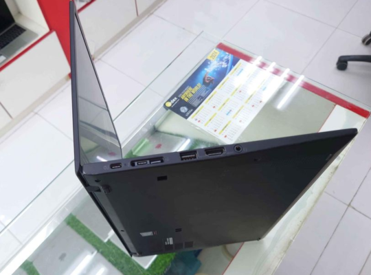 LENOVO THINKPAD X1 CARBON 2020 CORE I7-8TH FOR SAL