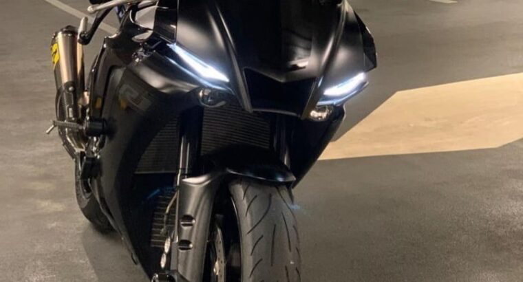 YAMAHA R1 2020 Imported in excellent condition for