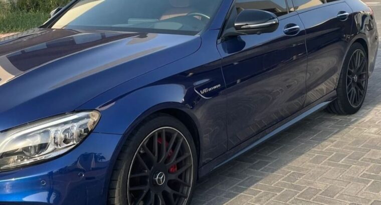 Mercedes C63s AMG full option Gcc