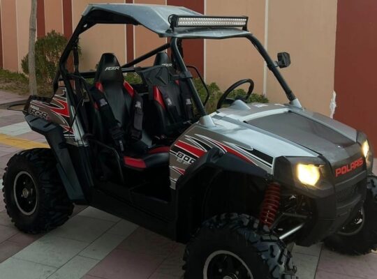 Polaris 800cc 2009 In excellent condition for sal