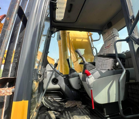 Komatsu PC 220-8 fresh 2022 imported from Germany