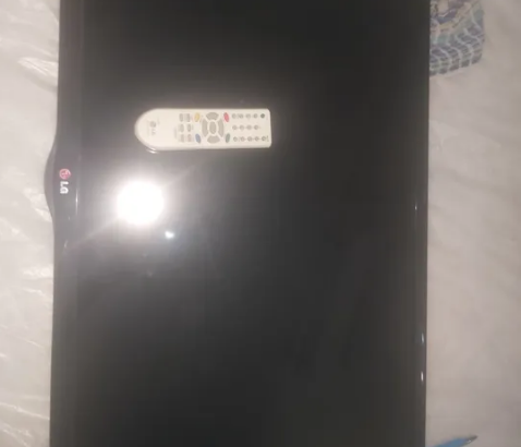 lg model 2013 للبيع شاشة 32 انش