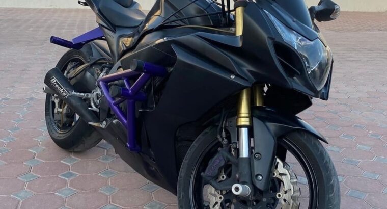 Suzuki 1000 GXS 2013 in perfect condition for sale