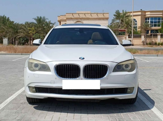 BMW 750Li 2010 Gcc specs v8 in great shape For Sal