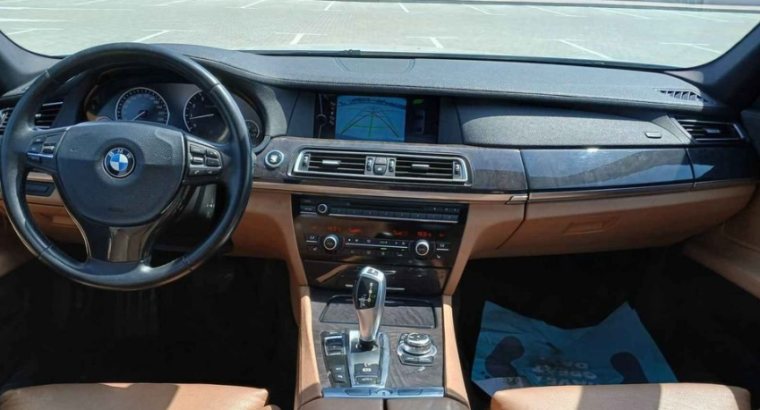 BMW 750Li 2010 Gcc specs v8 in great shape For Sal
