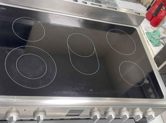 Bosch electric ceramic Cooker 90cm for sale