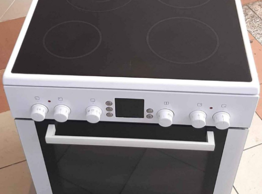 Bosch electric ceramic Cooker 60cm for sale