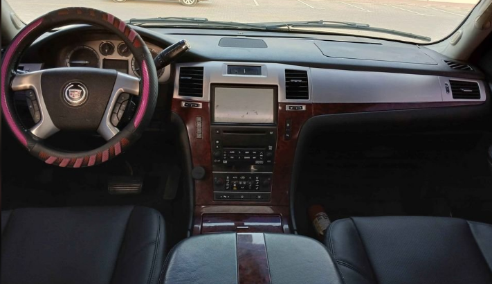 Cadillac Escalade 2007 Gcc in great condition for