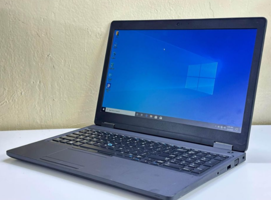 DELL LATITUDE 5580. Displays 15.6 inch. Core i5 7t