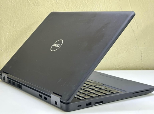 DELL LATITUDE 5580. Displays 15.6 inch. Core i5 7t