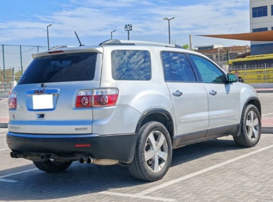 GMC Acadia 3.6l 2011 Gcc specs in great shape for