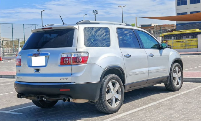 GMC Acadia 3.6l 2011 Gcc specs in great shape for