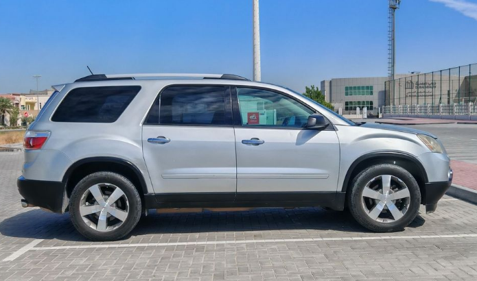 GMC Acadia 3.6l 2011 Gcc specs in great shape for