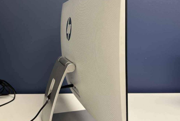 HP Pavilion 23″ Touchscreen All-In-One Desktop Com