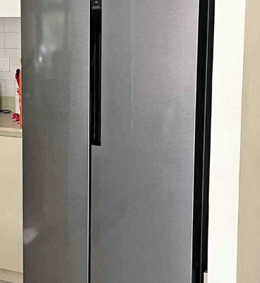 Lg side by side fridge freezer same like new for s