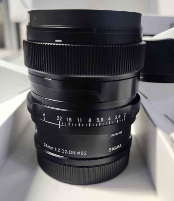 Camera Mirrorless Lumix s5ii, sigma 24mm f2 For Sa