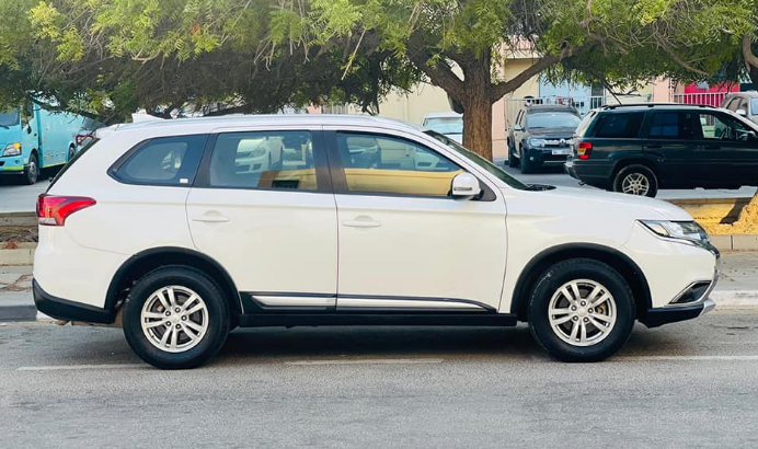 MITSUBISHI OUTLANDER 2017 GCC FOR SALE