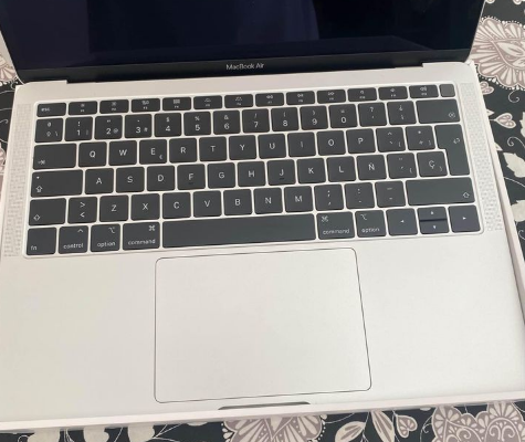 MacBook Air 2020 Core I7 For Sale