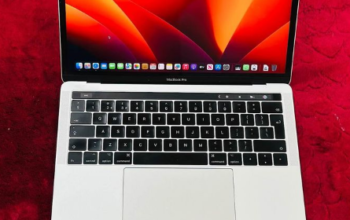 MacBook Pro 2017 core i7 16 /512 Touch bar For Sal