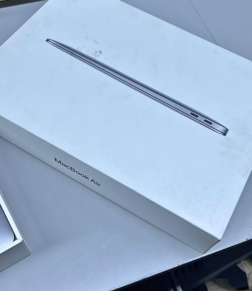 Macbook M1 16gb/256gb Complete Box For Sale