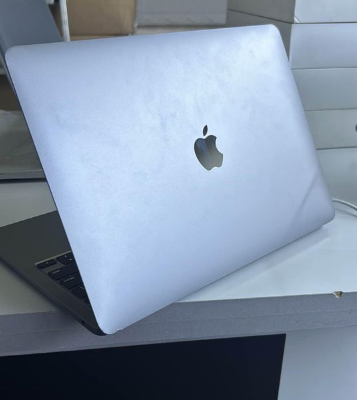 Macbook M1 16gb/256gb Complete Box For Sale