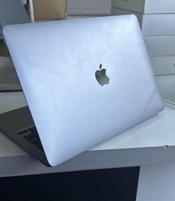 Macbook M1 16gb/256gb Complete Box For Sale