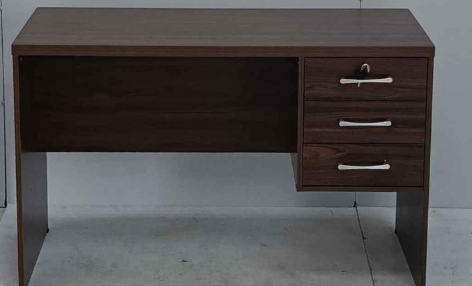 Malaysian Office desk 120cm for sale