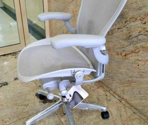 Aeron Remastered chair for sale