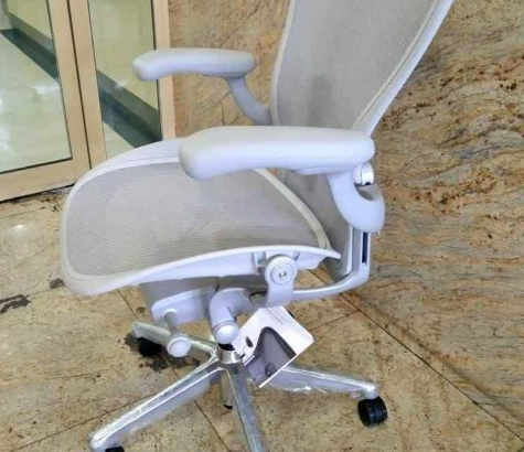 Aeron Remastered chair for sale