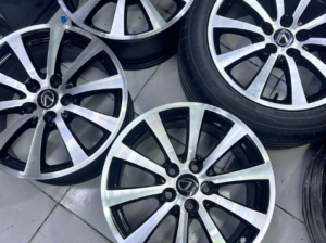 Rims lexus is 17 inch original for sale