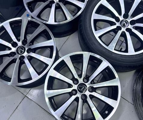 Rims lexus is 17 inch original for sale