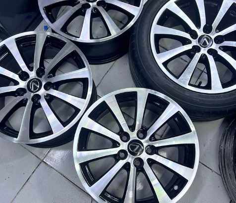 Rims lexus is 17 inch original for sale