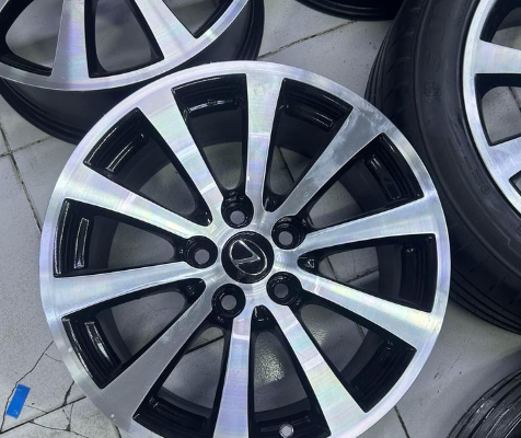 Rims lexus is 17 inch original for sale