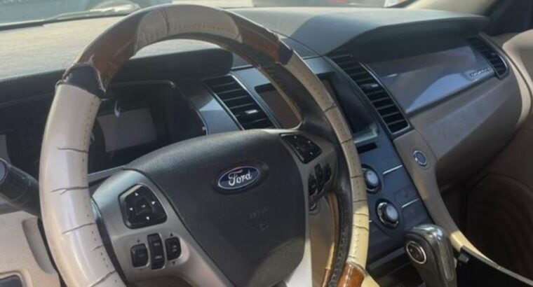 Ford Taurus mid option 2013 Gcc