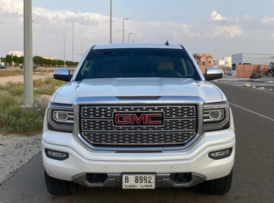 Gmc sierra Denali 2017 Gcc for sale