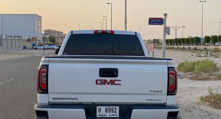 Gmc sierra Denali 2017 Gcc for sale