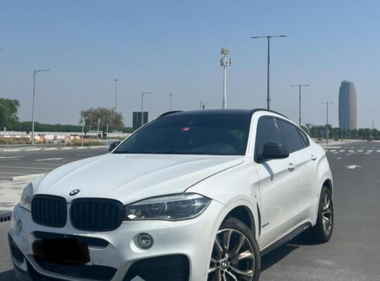 BMW X6 Xdrive 50i Gcc 2015 full option for sale