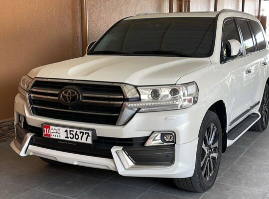 Toyota Land cruiser VXR 5.7L 2019 Gcc for sale