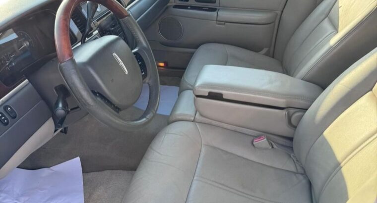 Lincoln Town car signature 2007 USA imported