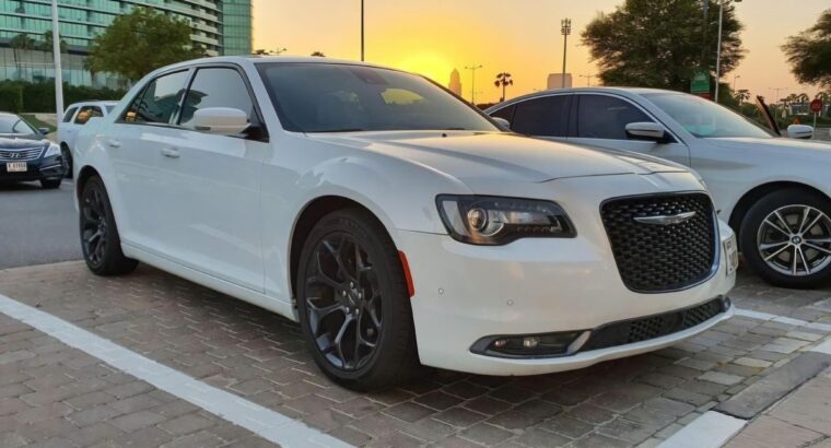 Chrysler C300 5.7 HIMI 2020 Gcc for sale