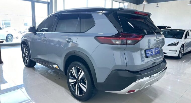 Nissan X trail SL 2023 Gcc full option