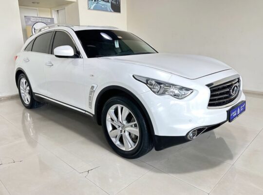 Infiniti Fx37 full option 2013 Gcc for sale