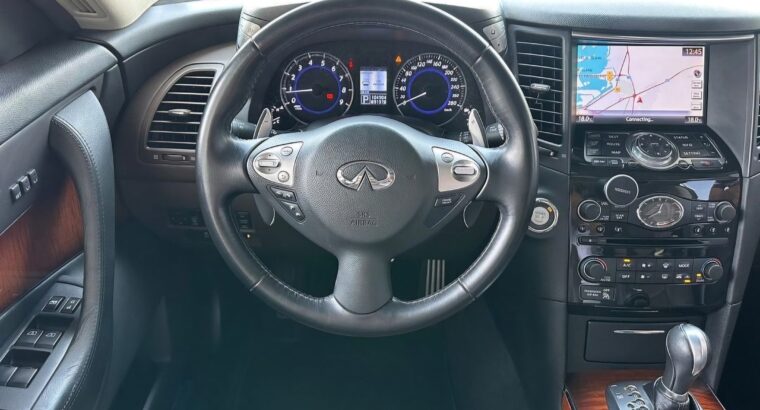 Infiniti Fx37 full option 2013 Gcc for sale