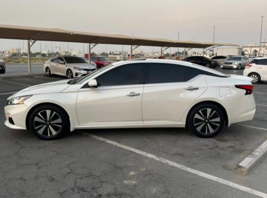 Nissan Altima SV 2019 Gcc for sale