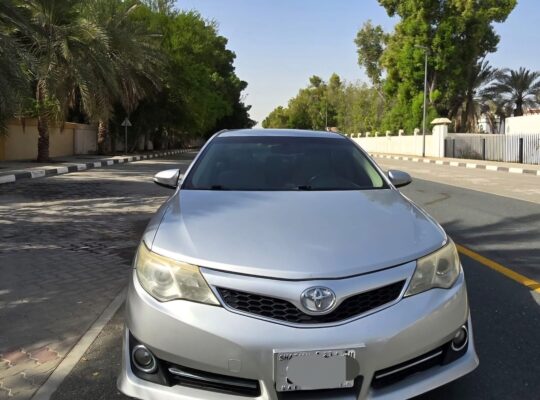 Toyota camry SE 2013 Gcc in good condition