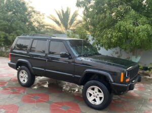 Jeep Cherokee in good condition 2000 USA imported