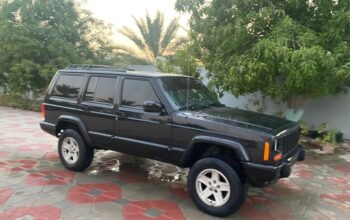 Jeep Cherokee in good condition 2000 USA imported