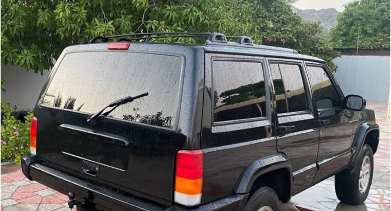 Jeep Cherokee in good condition 2000 USA imported