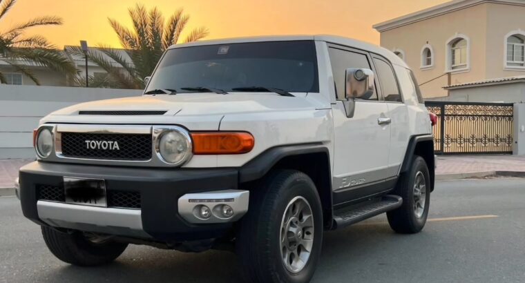 Toyota FJ full option 2012 Gcc for sale